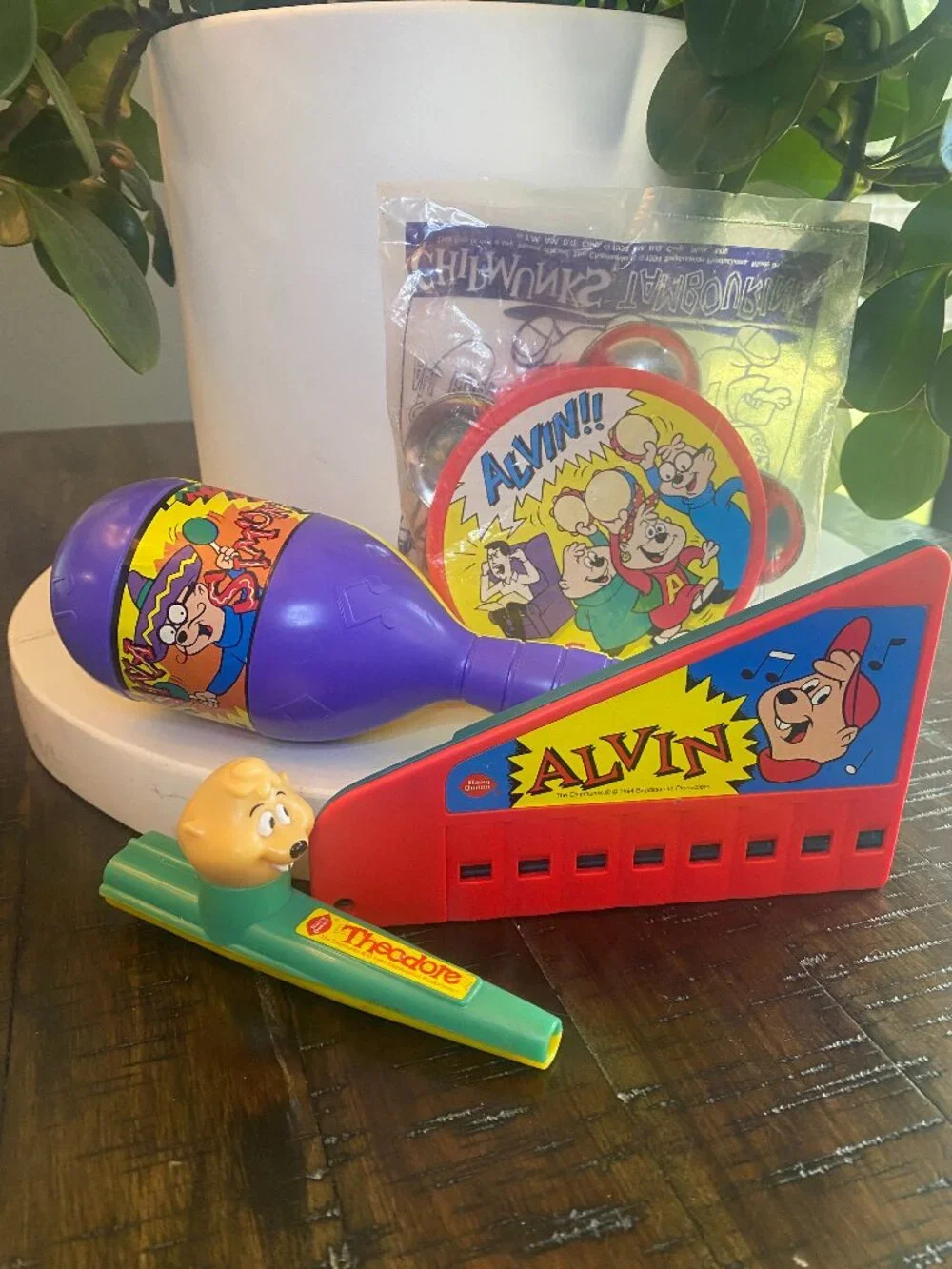 SET 4 Dairy Queen 1994 ALVIN & CHIPMUNKS Music Makers MARACAS Simon Theodore
